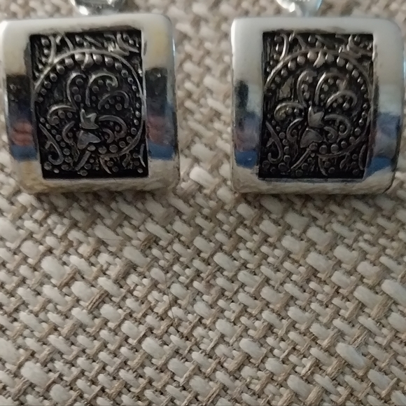 Vintage Monet Textured Silver Toned Clip-on Earrings - Picture 1 of 5